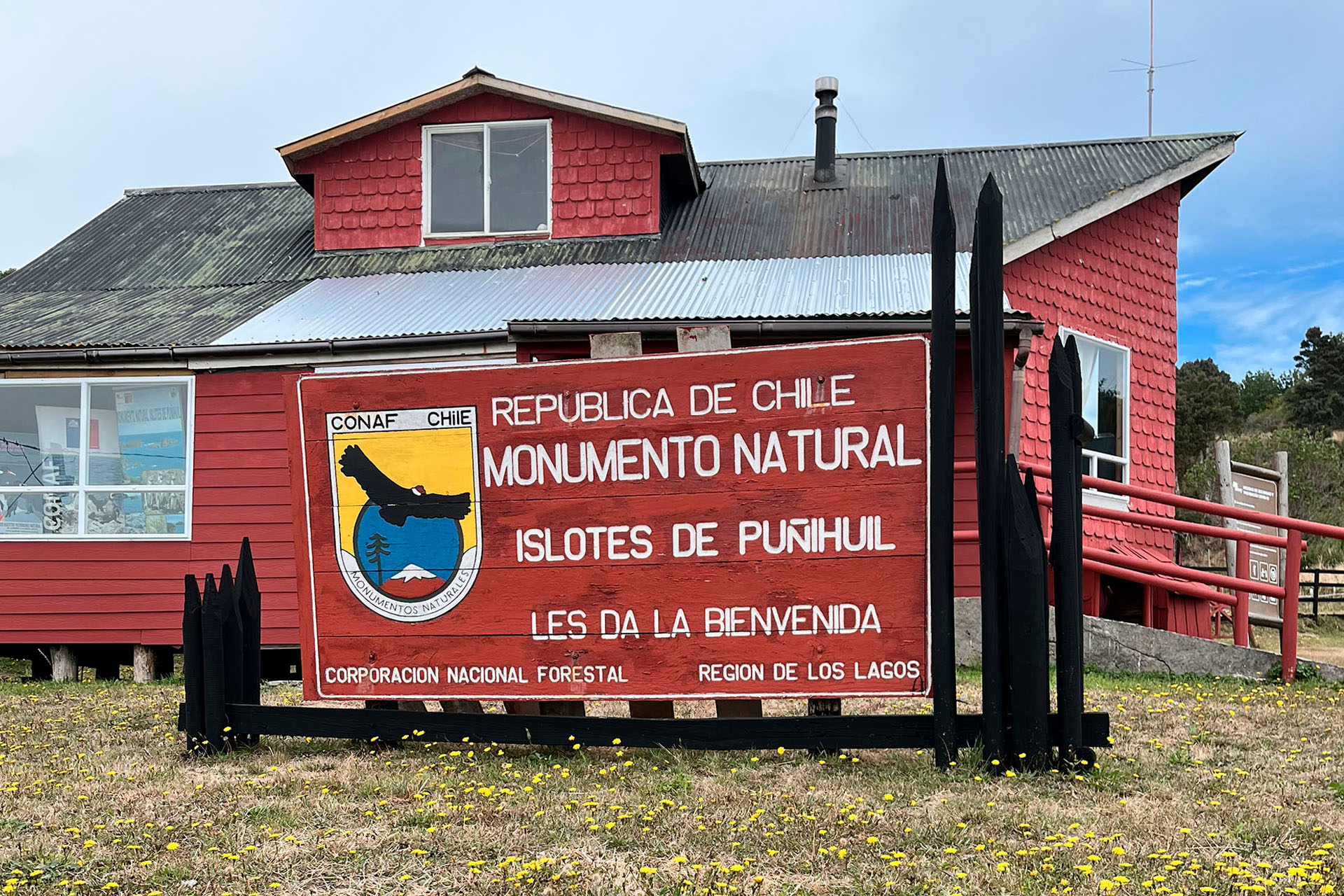 WEB-MonumentonaturalislotesdePuñihuil-letrero