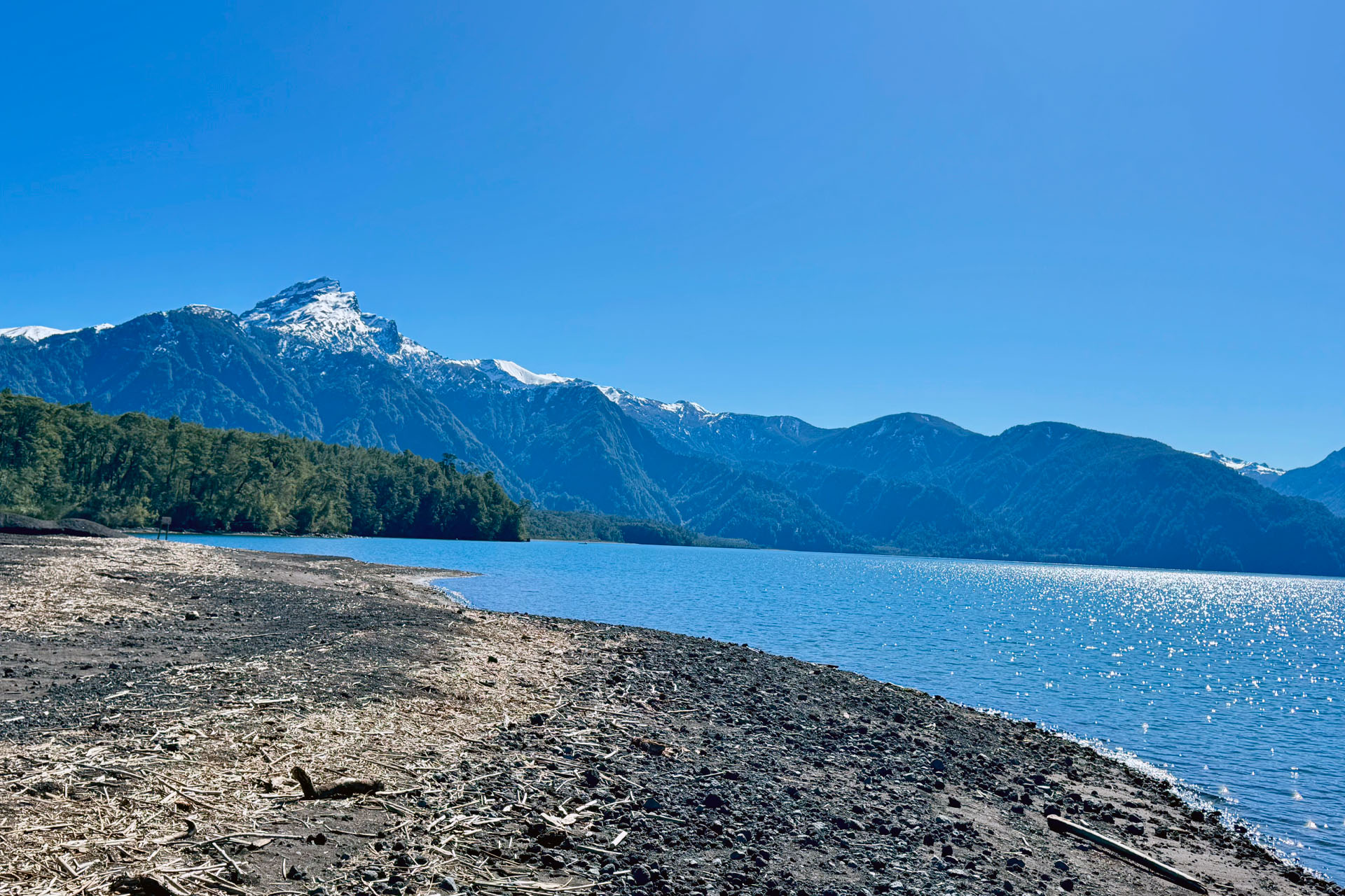 web-LagoTodoslosSantos-orilla